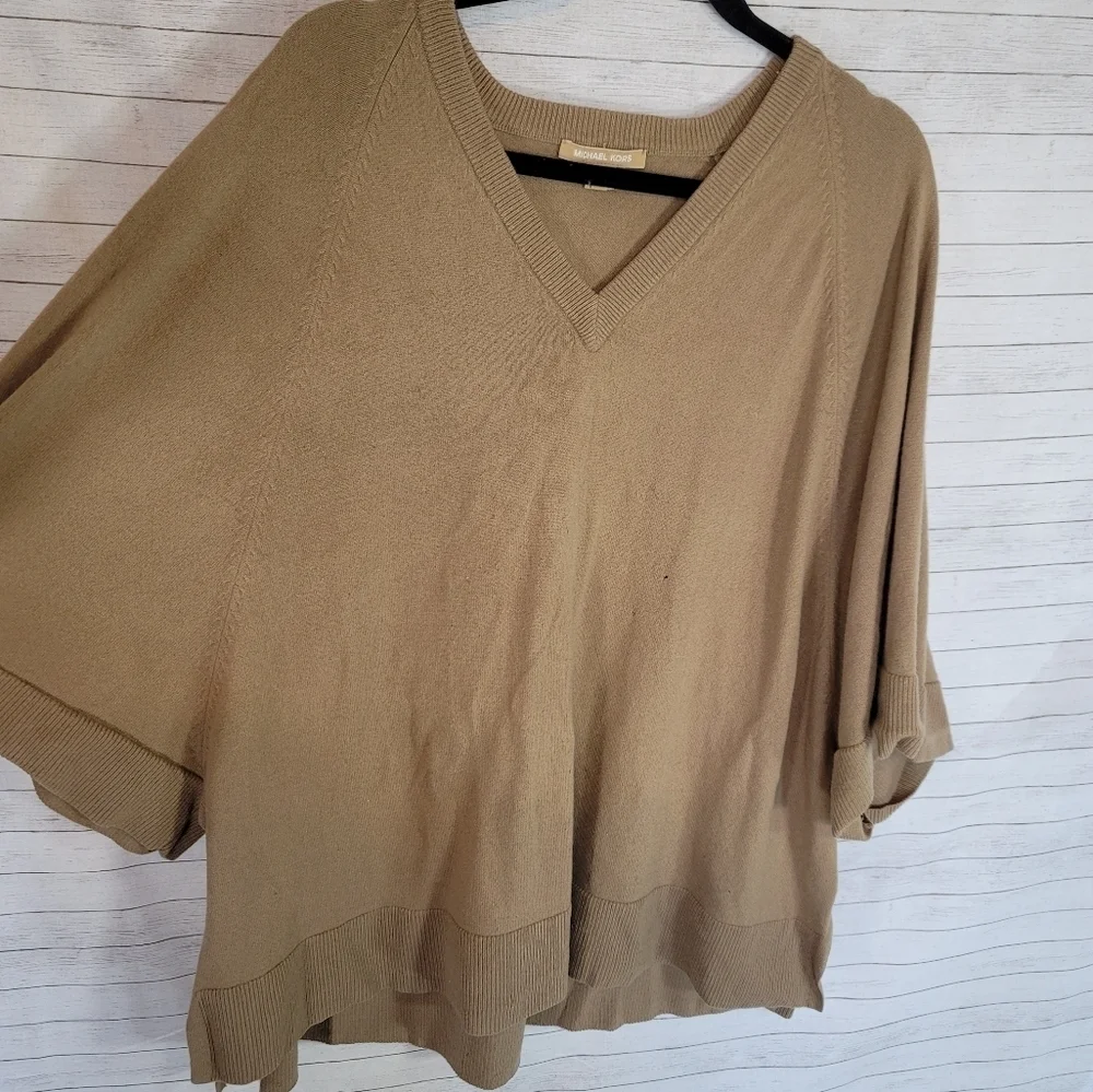 MICHAEL KORS CAMEL PONCHO CASHMERE WOOL V NECK SWEATER, SZ MEDIUM